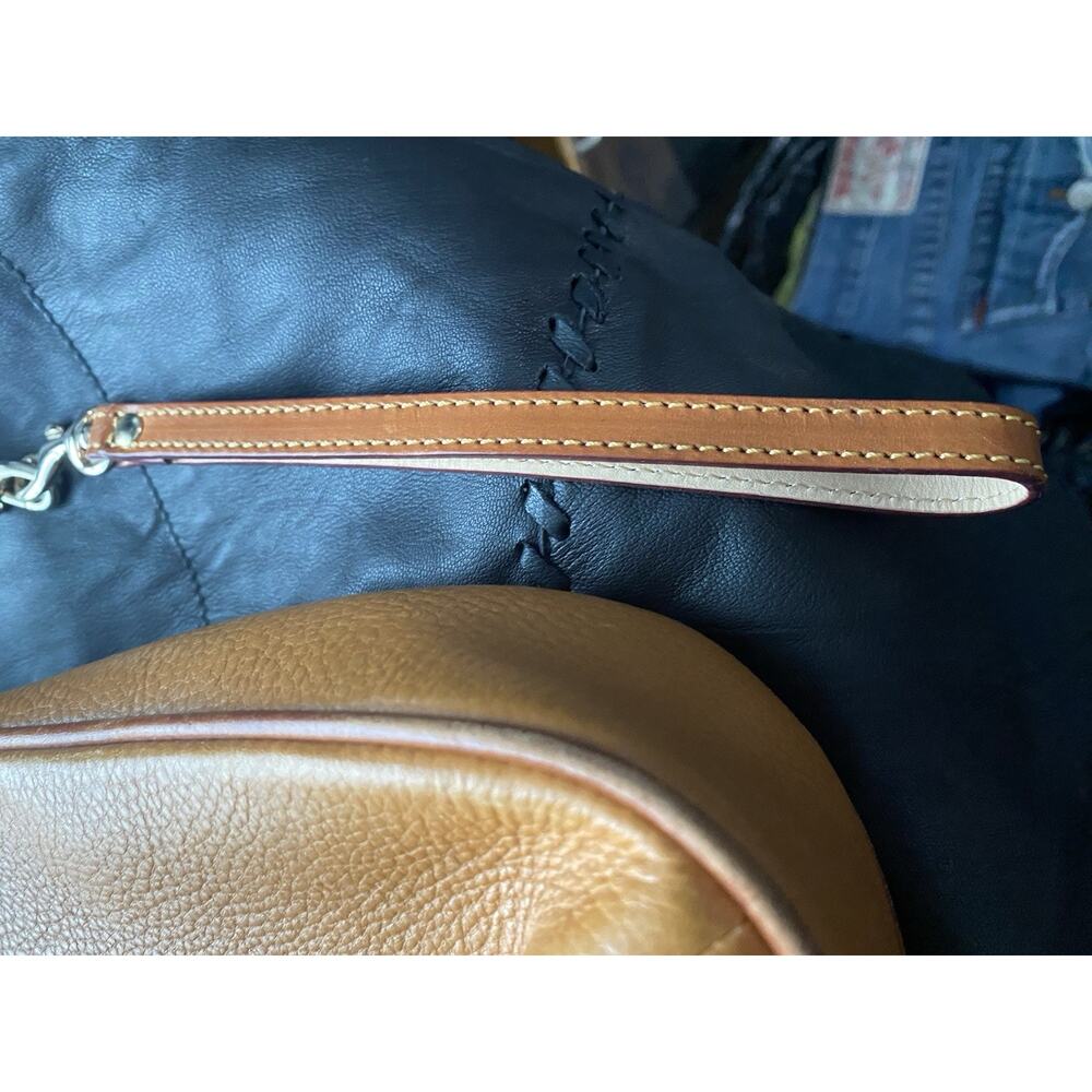 Dooney & Bourke Florentine VTG Satchel Med Camel Tear Drop Crossbody Rare Classy - Picture 5 of 9